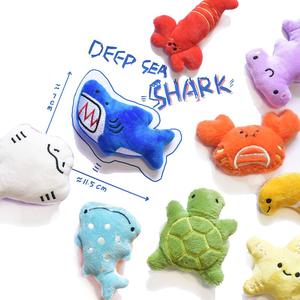 2025 Bonito Engraçado Interativo Cão Brinquedo Pet Plush Sound <span class=keywords><strong>Toy</strong></span> Série Oceano Tubarão Caranguejo Baleia Recheado Squeak Cão Mastigar Brinquedos Pet Supplies - Product Image 1