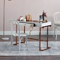 Chaises empilables en bois massif blanc pour événements de mariage, cérémonies et fêtes