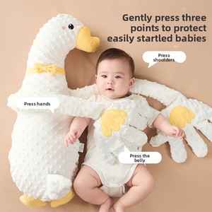 Almohada Grande Blanca <span class=keywords><strong>de</strong></span> Ganso <span class=keywords><strong>de</strong></span> Peluche <span class=keywords><strong>para</strong></span> Bebés, Alivia Gases, Calma el Sueño, Imprescindible <span class=keywords><strong>para</strong></span> un Sueño Independiente y sin Hinchazón - Product Image 2