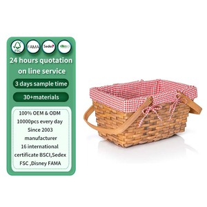 Picknickkorb aus Naturwattemühle mit Doppelgriffen und roter und weißer Gingham-Decke-Beleuchtung - Product Image 1