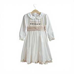 Vestido Navideño Blanco Bordado para Bebé Niña, Manga Larga, Estilo Vintage, Vestido Infantil, Marca Chaiko House - Product Image 1