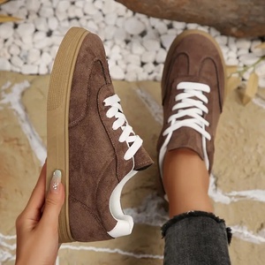 <span class=keywords><strong>Sneakers</strong></span> da Donna Marrone Caffè con Lacci a Contrasto e Suola in Gomma - Product Image 2