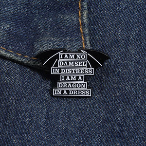 Pin Enamel Feminis Aku Bukan Gadis yang Membutuhkan Penyelamatan, Aku Seorang Naga Berpakaian Bros Pin Kerah Lencana Perempuan Wanita Pin Kekuatan Perhiasan Hadiah - Product Image 4