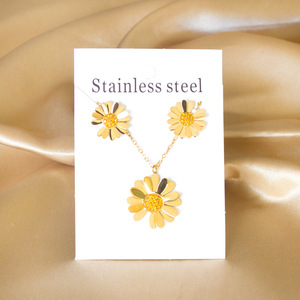 Ensemble collier et boucles d'oreilles en acier inoxydable avec pendentif marguerite florale, bijoux pour femmes, cadeau, ensembles de bijoux tendance - Product Image 2