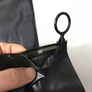 ถุงซิปล็อคแบบสไลเดอร์สีดำด้าน กันน้ำ ผลิตจาก PVC ย่อยสลายได้ สำหรับใส่ชุดว่ายน้ำ บิกินี่ โลชั่น และหน้ากากอนามัย - Product Image 4