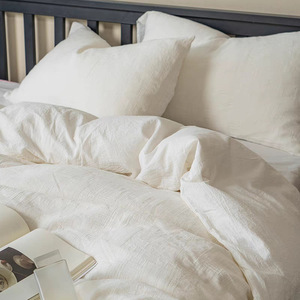 Juego de funda de edredón de satén de cuatro piezas de grado hotelero, ropa de cama de tela blanca pura para el hogar, para comodidad y estilo - Product Image 2