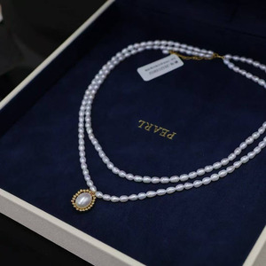 Collar de Perlas de Agua Dulce de Arroz Natural de Doble Capa con Colgante de Perla en Bisel Trenzado Chapado en Oro de 14K, Joyería Fina Hecha a Mano para Mujer - Product Image 1