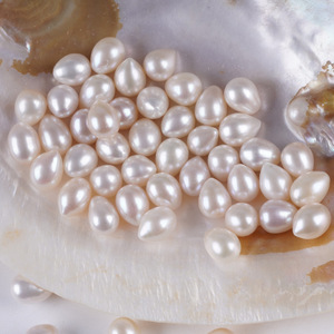 Bijoux faits main DIY, perles d'eau douce naturelles blanches en forme de riz de 8-9 mm, gouttelettes d'eau dispersées, perles d'eau douce blanches en forme de riz de 8-9 mm - Product Image 1
