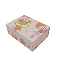 Boîte personnalisée imprimée de motifs de dessins animés Boîtes d'emballage haut de gamme recyclables magnétiques pliantes finition mate boîte cadeau en carton dur