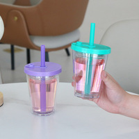 Tasse à café ronde de style américain en plastique double couche de 360 ml avec bouchon en silicone DIY et paille épaisse créative pour bubble tea