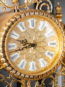 Orologio da Terra di Lusso Francese Dorato, Orologio a Pendolo in Stile Antico, Orologio da Terra Classico con Cristalli - Product Image 5