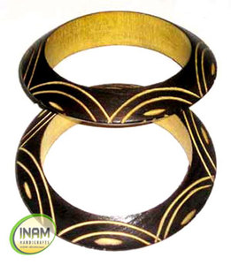 Nouveaux bangles en bois faits à la main avec un magnifique design artisanal / Bangles décoratifs en bois faits à la main avec un nouveau design - Product Image 1