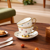 Ensemble de tasses à café et soucoupes à fleurs, usage domestique, céramique vintage, style européen, bordure dorée, 6 pièces, inspiration française, 200 ml, rond