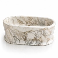 Baignoire ovale sculptée en marbre Calacatta Gold de luxe |   Baignoire autoportante en pierre affinée avec socle pour salle de bain de villa ou d'hôtel