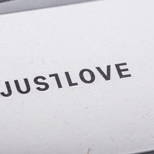 Sang trọng tái chế giấy may nhãn dập nổi tùy chỉnh treo thẻ đặc biệt tông quần áo hangtags cho quần áo logo riêng - Product Image 6