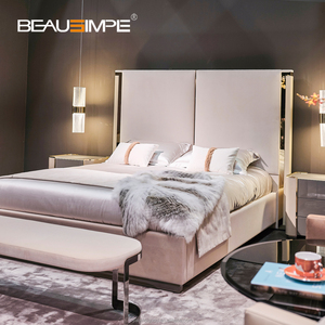 Роскошная современная кровать для спальни с высоким тонким изголовьем, кожаная Глянцевая металлическая отделка для спальни, наборы мебели - Product Image 1