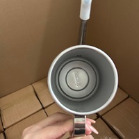 Pot à huile en acier inoxydable avec poignée en bois, filtre à huile intégré, design moderne et minimaliste pour la filtration de l'huile domestique