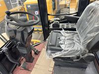 Offre Spéciale pas cher utilisé Caterpillar CS683E compacteur à tambour unique, fabriqué au Japon 18 tonnes CAT 683e rouleau de sol en Chine