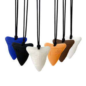 Collar Mordedor Sensorial de Tiburón Personalizado al por Mayor con Cadena de Cuerda para Niños con Dientes en Crecimiento, TDAH, Autismo, Mordedor Oral de Silicona No Tóxica - Product Image 4