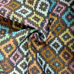 Tela jacquard teñida de hilo, patrón geométrico de estilo nacional, adecuado para sofá, cojín, mantel, mochila, bolsos y zapatos