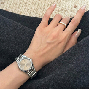 Montre-bracelet à quartz pour femme CILOA avec cadran multicolore, bracelet en acier inoxydable et accents en cristal, style décontracté et tendance - Product Image 2