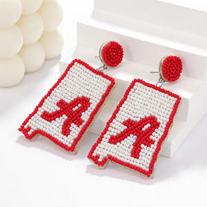 Boucles d'oreilles tissées Simple mode lettre A rouge blanc perles de riz pendentif boucles d'oreilles pour femmes Uionen 1887 - Product Image 3