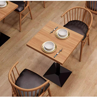 Ensemble table et chaises de restaurant de qualité commerciale, banquette en cuir noir capitonné, table en bois et chaises pour bistro, café, restauration rapide