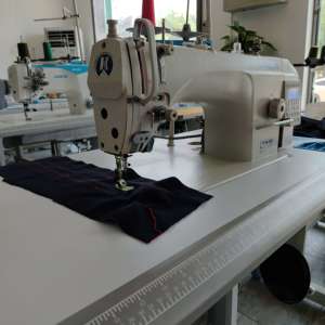 Máquina de Coser Industrial Computarizada de Puntada Recta Jack Xunli de Alta Calidad, Usada, con Accionamiento Directo para Confección de Prendas - Product Image 3