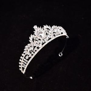 มงกุฎอัลลอยด์สุดหรูสำหรับงานวันเกิดงานแต่งงานพร้อมคริสตัลและไรน์สโตนเครื่องประดับผมชุบทองสำหรับพิธีราชาภิเษก - Product Image 5