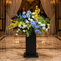 Composition florale artificielle durable en soie, motif fleurs sauvages bleues et jaunes, pour toile de fond de scène de mariage, photomaton et décoration extérieure