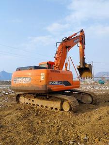 รถขุดใช้แล้วนำเข้า <span class=keywords><strong>Doosan</strong></span> 225เวลาทำงานต่ำ - Product Image 3