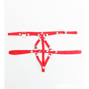 Culotte string rouge pour homme avec anneau métallique, taille basse élastique, en polyester, élasthanne et nylon - Product Image 3