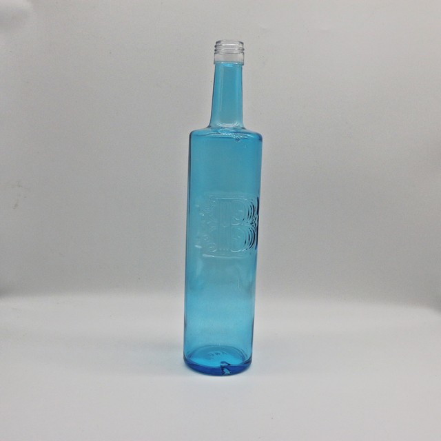 Customized 500ml 700ml 750ml Spray Painted Color Gradient Cobalt Blue Liquor Vodka Glass Bottle