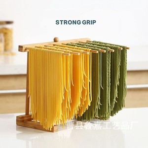 ชั้นวางบะหมี่ไม้ไผ่พร้อมแท่งย้ายอาหาร 1 ชั้น สีไม้ธรรมชาติ ชั้นวางตากเส้นพาสต้า ใช้ในครัว - Product Image 4