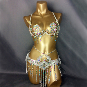 <span class=keywords><strong>Costume</strong></span> de danse du ventre <span class=keywords><strong>sexy</strong></span> pour femmes adultes, samba, <span class=keywords><strong>carnaval</strong></span>, polyester, soutien-gorge à armatures et ceinture, 2 pièces/ensemble, pierres arc-en-ciel, cristaux - Product Image 4