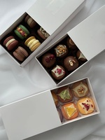 Boîte à dessert personnalisée de luxe en carton recyclé avec gaufrage pour beignets, croissants, gâteaux, mochi, pâtisseries, avec séparateurs pliables