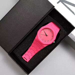 Orologio da Polso da Uomo al Quarzo Moderno Minimalista di Lusso con Quadrante a Numeri Arabi, Calendario, Impermeabile, Sportivo ed Elegante - Product Image 1