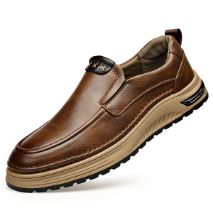 รองเท้าโลฟเฟอร์แบบสวมสำหรับผู้ชาย หนังสีน้ำตาล ส้นเตี้ย รองเท้าลำลอง สีพื้น ดีไซน์ลายเย็บด้าย สวมใส่สบาย เหมาะสำหรับวัยรุ่น - Product Image 5