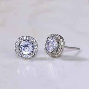 Pendientes de Moda con Baño de Oro Blanco sobre Cobre y Diseño de Halo con Circonita Cúbica Transparente Brillante, Modelo E786 - Product Image 1