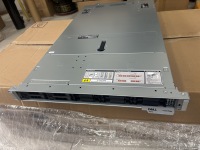 Server Rak Dual-socket R670 1U Menggabungkan Efisiensi Energi yang Luar Biasa dengan Akselerasi Performa Tinggi yang Seimbang.