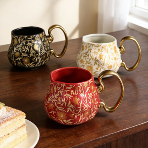 Taza de cerámica retro con diseño floral pintado en dorado, con asa, para el hogar, la oficina, café, desayuno, agua, uso en pareja - Product Image 2