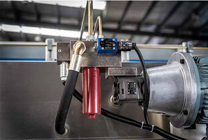 Prensa Plegadora Hidráulica CNC WC67K-220T/3200 de <span class=keywords><strong>220</strong></span> Toneladas y 3200 mm para Acero Inoxidable - Product Image 4