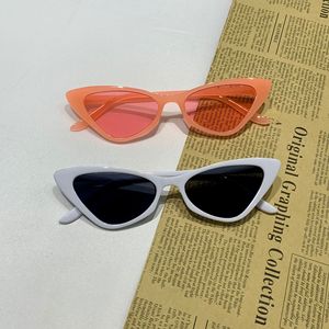 Korean Style <b>Retro</b> Triangular <b>Sunglasses</b> Women Cat Eye UV400 PC Frame Light Weight Fashionable Sun Glasses - Product Image 3