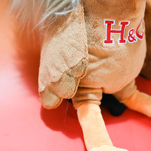 Personaliza tu propia funda de golf de felpa exclusiva, funda de golf de felpa creativa y profesional única para el centro de golf. - Product Image 5