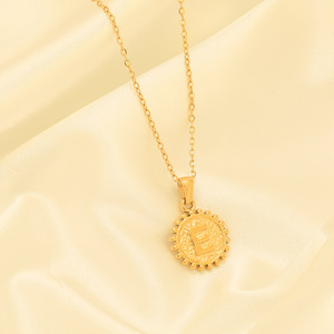 Collar de acero inoxidable chapado en oro de 18k con colgante de letra A-Z, regalo unisex, joyería de moda. - Product Image 2