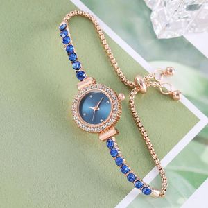 Nouvelle <span class=keywords><strong>montre</strong></span> à quartz pour femmes avec strass colorés et cadran <span class=keywords><strong>fin</strong></span> positionné librement <span class=keywords><strong>montre</strong></span>-<span class=keywords><strong>bracelet</strong></span> réglable - Product Image 3