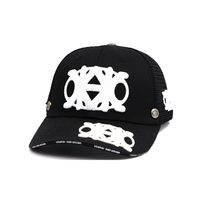 Modehoge kwaliteit trucker pet 6-panel pet groothandel katoen polyester op maat met chenille borduurlogo zwarte trucker pet