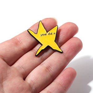 Broches à la mode de haute qualité Votre modèle drôle Broche étoile créative drôle étoile à cinq branches Badge accessoires en métal - Product Image 3