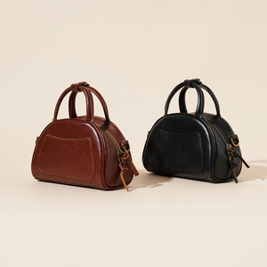 Bolso de piel de vaca suave con asa para el hombro, un bolso cruzado retro y sencillo de gran capacidad para mujer - Product Image 4