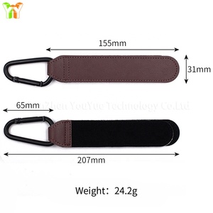 Pronto para enviar Ajustável <span class=keywords><strong>Hook</strong></span>-<span class=keywords><strong>loop</strong></span> Strap PU Leather Baby Stroller Gancho para pendurar sacos de fraldas - Product Image 6
